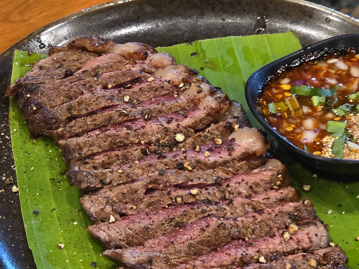 Grilled beef dish from Kin Khao Kap Thoe in Chiang Mai
